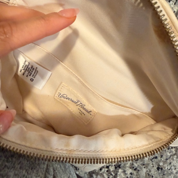 Elegant Cream Quilted Belt Bag - Picture 2 of 3